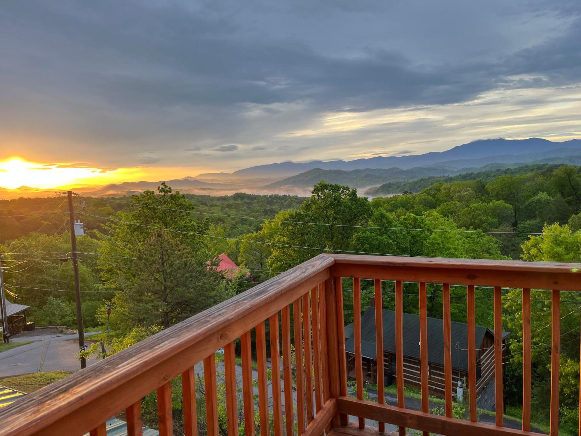 A Walk In The Clouds By Eden Crest Villa Sevierville Bagian luar foto