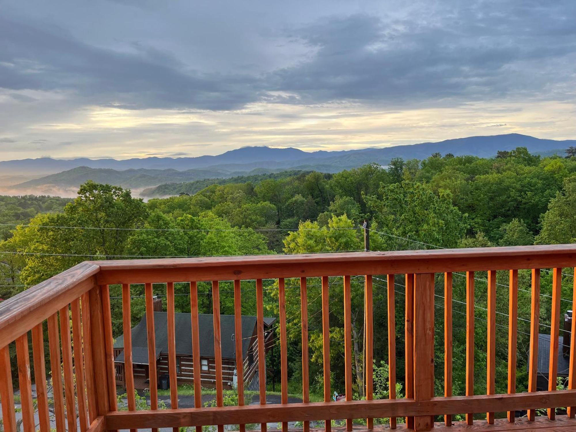 A Walk In The Clouds By Eden Crest Villa Sevierville Bagian luar foto